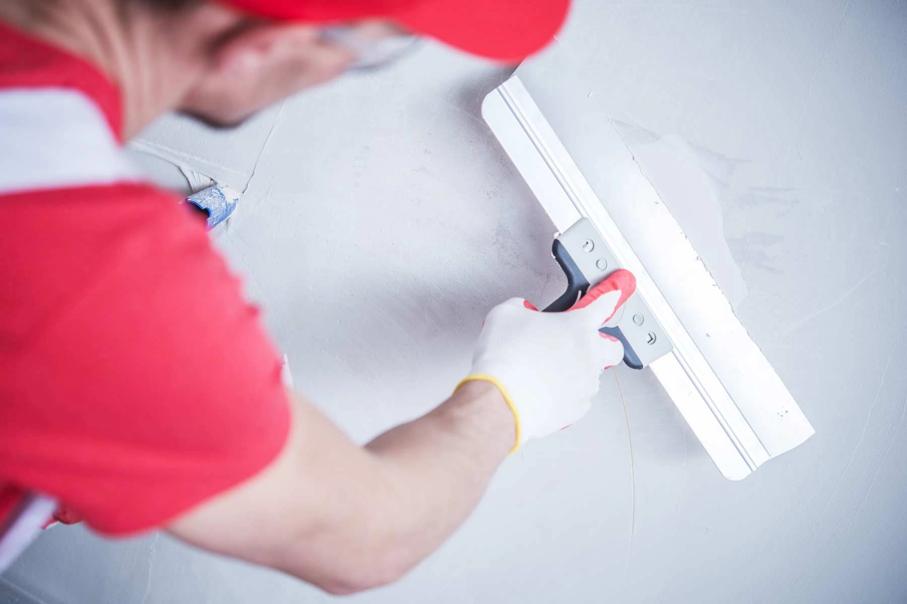 ปูนสกิมโค้ท Skimcoat คืออะไร? : คู่มือฉาบบางให้ผนังเรียบสวย ทาสีเนียนกริบ