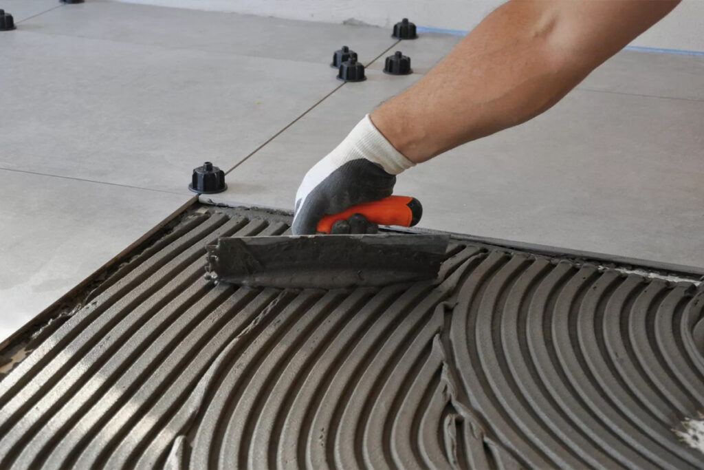 การปาดปูนกาวสำหรับปูกระเบื้อง